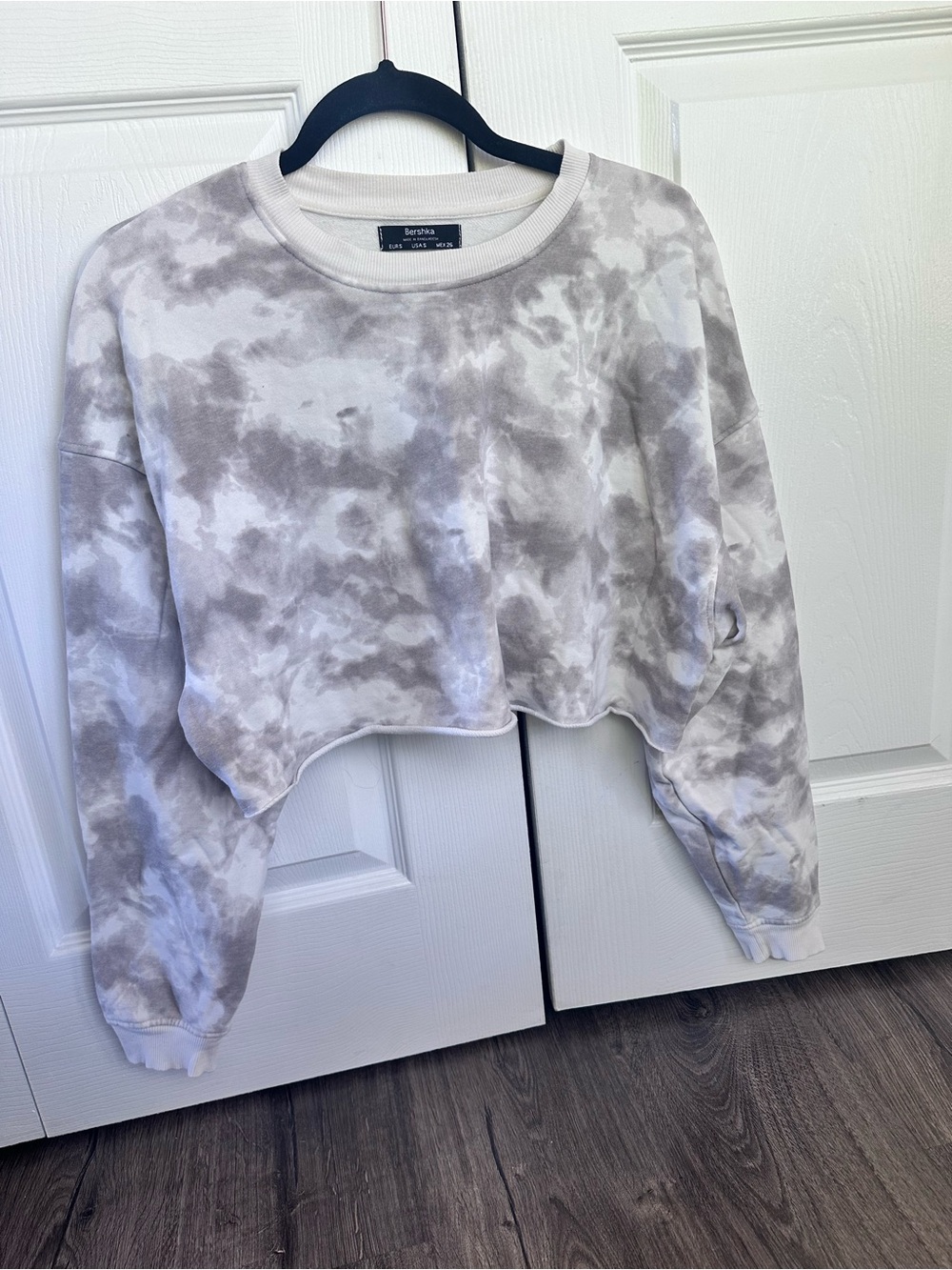 Bershka Gray Tie-Dye Cropped Crewneck Sweatshirt